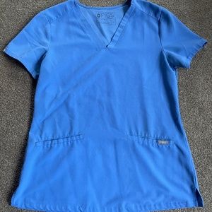 Figs Women's Casma Three- Pocket Scrub Top Ceil Blue